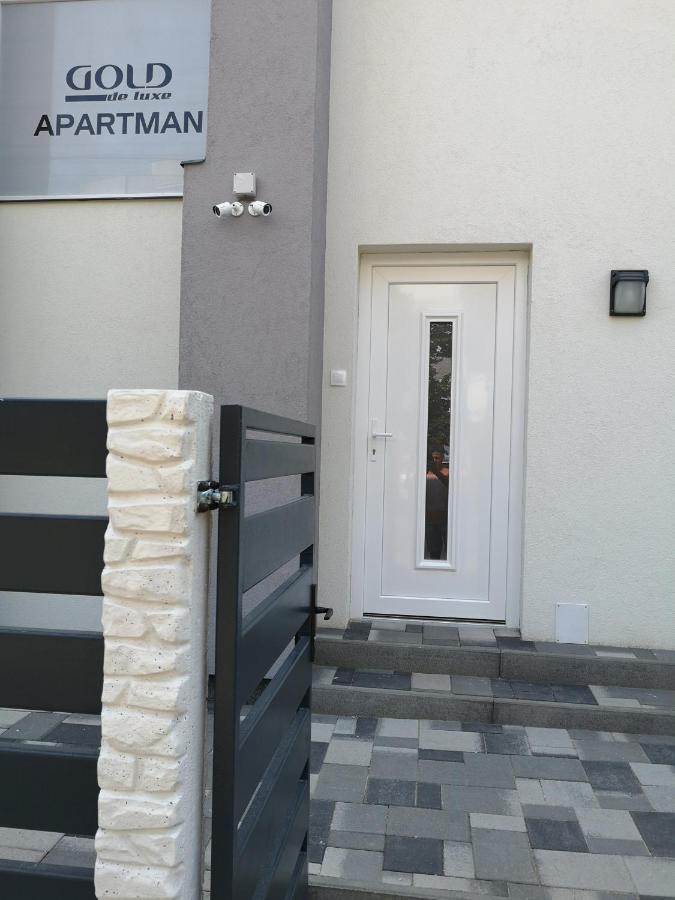Gold De Luxe Apartman Hajduszoboszlo Exterior photo